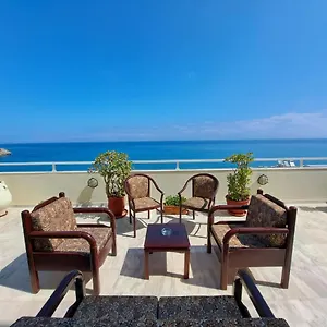Seaview Flora's Luxury Apartment-300meters From The Rethymno (Crete)